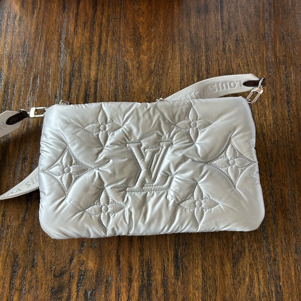 LOUIS VUITTON Econyl Monogram Pillow Maxi Multi Pochette Accessories Silver Pink - Picture 12 of 15